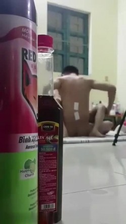 【猎奇稀缺 ️大开眼界】 门缝窗外偷拍 刺激偷拍情侣沉浸式啪啪 被偷拍都不知道 各式姿势操的好疯狂刺激 截图9