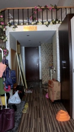 风骚网红国模『娜依灵儿』高价售卖定制短发全裸性感自拍走秀 咪咪圆润坚挺奶头还很翘 截图9