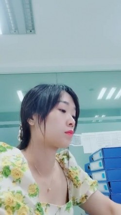 【清纯小野喵】在外资公司上班美丽小姐姐~上班偷偷直播! 截图11
