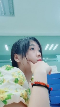 【清纯小野喵】在外资公司上班美丽小姐姐~上班偷偷直播! 截图15