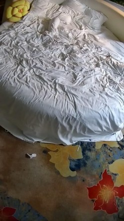 情趣台 小酥乳的小少妇被男子带去酒店 两天一夜操了多次 少妇应该是吃药了 都是直接内射 截图9
