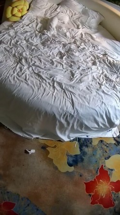 情趣台 小酥乳的小少妇被男子带去酒店 两天一夜操了多次 少妇应该是吃药了 都是直接内射 截图14