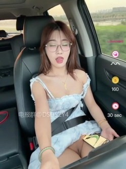️超级淫荡骚母狗【GG-BONG1】反差眼镜骚货户外车内道具自慰喷水 截图10