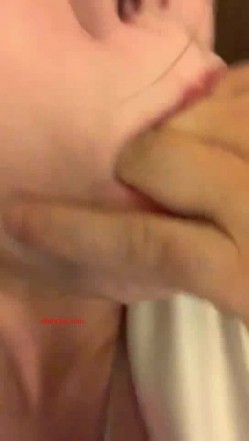 穷人女神金主母狗！巨乳绿茶婊【顾灵曦】私拍福利，吃屌车震道具自慰，被土豪无套射了满背 截图8