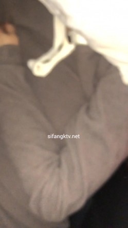 真实醉奸大一校花学妹最后还尿了她一脸 截图5