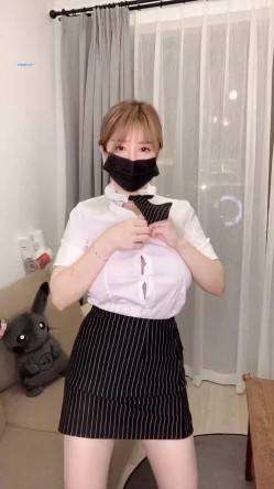 网红鼻祖【k8傲娇萌萌】改邪归正绕身一变成为抖音52万粉女神主播，大尺度私拍福利 截图1