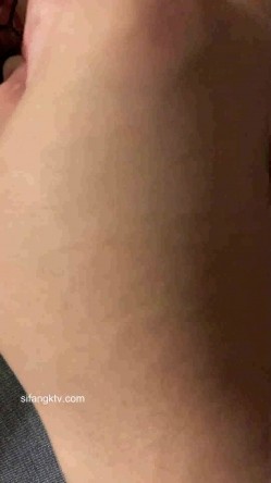 【震撼发售】灌醉美容院实习小姐姐丝袜美腿后续 截图4