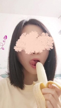 《贵在真实 反差淫妻》顶级绿帽刷锅狠人完美S身材极品女神眼镜教师人妻【ZM宝儿】私拍完结，调教成母狗3P 截图1