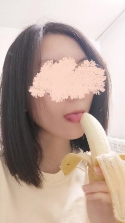 《贵在真实 反差淫妻》顶级绿帽刷锅狠人完美S身材极品女神眼镜教师人妻【ZM宝儿】私拍完结，调教成母狗3P 截图4
