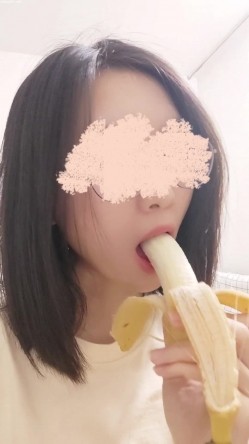 《贵在真实 反差淫妻》顶级绿帽刷锅狠人完美S身材极品女神眼镜教师人妻【ZM宝儿】私拍完结，调教成母狗3P 截图5