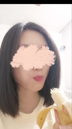 《贵在真实 反差淫妻》顶级绿帽刷锅狠人完美S身材极品女神眼镜教师人妻【ZM宝儿】私拍完结，调教成母狗3P 截图16