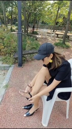 价值千元顶级山东绿帽癖NTR淫乱夫妇【小气质】私拍，诚邀各界实力单男3P露出相当火爆完整合集 截图1