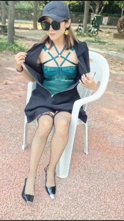 价值千元顶级山东绿帽癖NTR淫乱夫妇【小气质】私拍，诚邀各界实力单男3P露出相当火爆完整合集 截图15