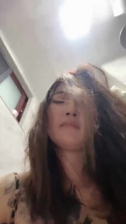 推荐，心心念的御姐，终于被干啦，【蕾a】，女神这次好疯狂，无套啪啪~颜射吞精，狂射一脸爽歪歪 截图15