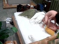 酒店摄像头破解 真实记录中年大叔和丰满少妇玩69各种姿势啪啪 截图2