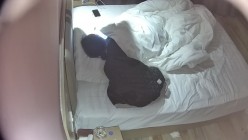 酒店偷拍 学生情侣妹子满心期待男友激烈的碰撞废才男友只知道玩游戏性能力让她大失所望 截图5