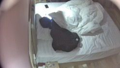酒店偷拍 学生情侣妹子满心期待男友激烈的碰撞废才男友只知道玩游戏性能力让她大失所望 截图7