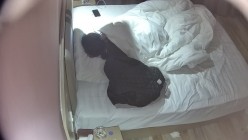酒店偷拍 学生情侣妹子满心期待男友激烈的碰撞废才男友只知道玩游戏性能力让她大失所望 截图8