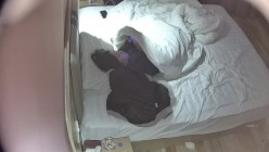 酒店偷拍 学生情侣妹子满心期待男友激烈的碰撞废才男友只知道玩游戏性能力让她大失所望 截图15