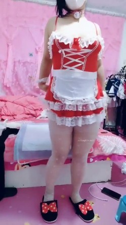 精品推荐 【快手】精品未断奶熟女『草莓阿姨』自慰福利 黑逼大奶肥臀少妇极度敏感爱穿着丝袜喷水 截图3