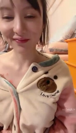 新人！御姐 ️超级迷人~淫荡美少妇~自慰喷水！双腿都在颤抖 ️极度诱惑！ 截图4