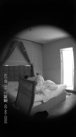 【最新流出解密 ️安防摄像头】猥琐姐夫偷情漂亮小姨子连操两次 叫声淫叫“姐夫 再来一次啊”超清3K原版 截图7