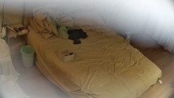 民宿酒店  极品美女跟种马男友住店 被各种暴操 抠逼抠到狂喷水 把床单打湿一大片 截图15