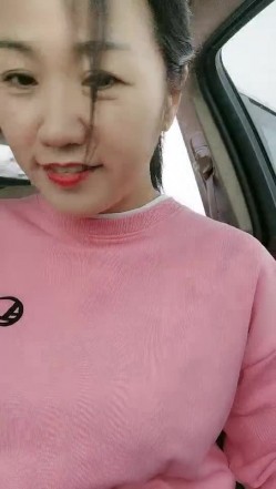 敞亮男女激情户外啪啪，全程露脸在乡间小路上脱光激情车内啪啪，口交大鸡巴主动上位让鸡巴顶撞花心真刺激 截图2