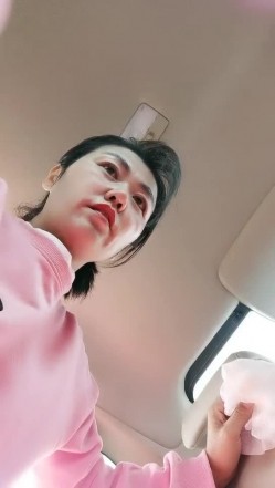 敞亮男女激情户外啪啪，全程露脸在乡间小路上脱光激情车内啪啪，口交大鸡巴主动上位让鸡巴顶撞花心真刺激 截图7