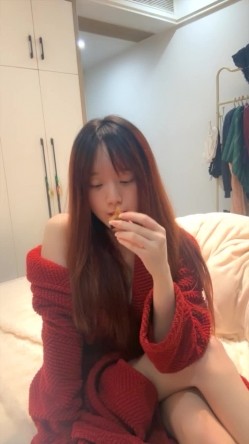 反差 闷骚乖乖女【欲酥·兮】美腿 粉红骚穴 多道具自慰 截图7