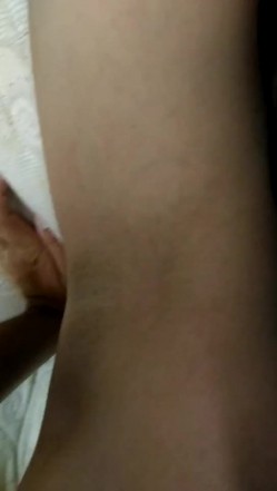 外表青涩内心淫荡伪白虎学生妹【罗珮瑜】与长包皮小男友露脸自拍啪啪颜射手持第一人称很真实 截图5