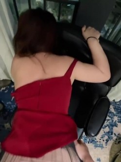 NTR绿帽淫妻大神【是小肥羊呀】超极品小母狗多人运动，淫乱不堪！轮流爆操！把小娇妻调教成小母狗，全程高能 截图6