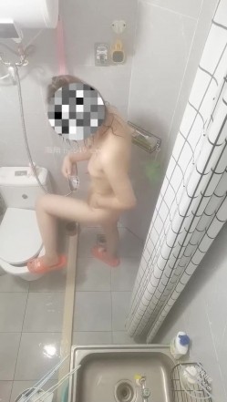 海角社区变态房东封神之作 ️偷拍美女租客洗澡下药迷奸畅玩二小时 截图14