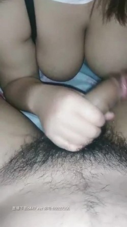 超级巨乳妹遭主人调教菊花开发 肉棒震动棒双插 双穴换着插 一线天美鲍多次高潮喷水 截图10