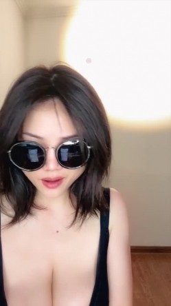 大奶正义【大大宝宝】绝世美乳馋死人 木瓜奶又大又白 裸舞揉奶 大鸡巴跳蛋同时自慰 截图5