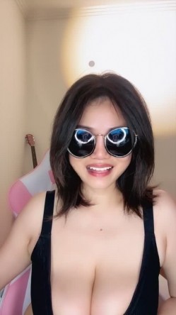 大奶正义【大大宝宝】绝世美乳馋死人 木瓜奶又大又白 裸舞揉奶 大鸡巴跳蛋同时自慰 截图11