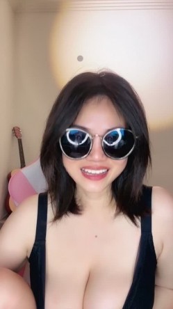 大奶正义【大大宝宝】绝世美乳馋死人 木瓜奶又大又白 裸舞揉奶 大鸡巴跳蛋同时自慰 截图15