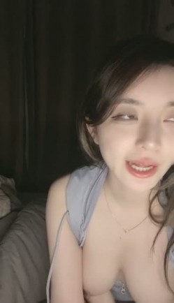 最顶颜值，不断刷新记录~【棉棉熊】，奶子又大又白，真想上去舔几口，含着大鸡巴 截图4