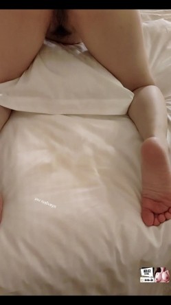 《最新核弹重磅》E嫂的秘密花园！推特极品巨乳反差婊国宝级女神【家有E妻】各种啪啪私拍，得此女必精尽人亡，无压缩原版画质 截图1