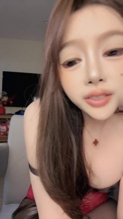 黑丝肥臀巨乳白虎御姐【时薇】破损丝袜自慰 肥鲍干肿欲求不满 截图3