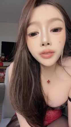 黑丝肥臀巨乳白虎御姐【时薇】破损丝袜自慰 肥鲍干肿欲求不满 截图4