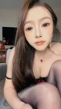 黑丝肥臀巨乳白虎御姐【时薇】破损丝袜自慰 肥鲍干肿欲求不满 截图7