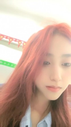 胆子太大了，女神办公！~【奶白兔兔】颜值女神办公室跳蛋 厕所流白浆，同事就在旁边，超刺激 截图10
