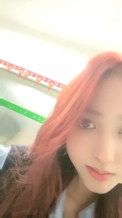 胆子太大了，女神办公！~【奶白兔兔】颜值女神办公室跳蛋 厕所流白浆，同事就在旁边，超刺激 截图13