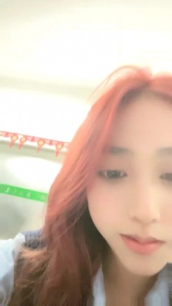 胆子太大了，女神办公！~【奶白兔兔】颜值女神办公室跳蛋 厕所流白浆，同事就在旁边，超刺激 截图15