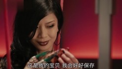 香港御姐女星【吴家丽】，限制级满天星电影《红夜》化身皮衣黑丝女王，性虐清纯少女，乳胶真空窒息后虐杀，太残暴了！ 截图12