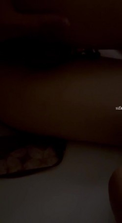 高颜值模特级身材气质网红女神【总在你背后TK】露脸淫乱私拍，女神调教成母狗给黄毛兄弟一起肏3P 截图8