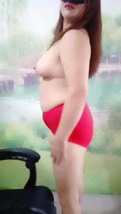 抖音熟女【俊姐】道具自慰，艳舞诱惑，淫语大尺度掰逼 截图10