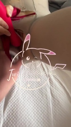 推特顶级大神【elc调教师】能肏能玩，各种模特网红女神滴蜡走绳喝尿露出羞耻训成母狗 截图14