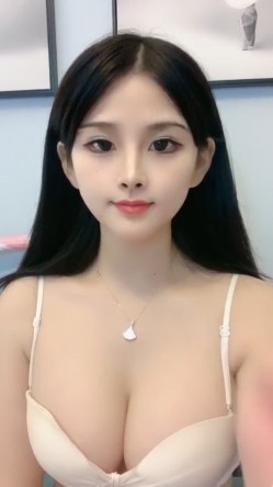 女神！仙女下凡的女神！重磅绿播女神下海，颜值高的不像真人啊，像漫画里走出来的女神，还有牛奶巨乳，妙硬主角 截图6
